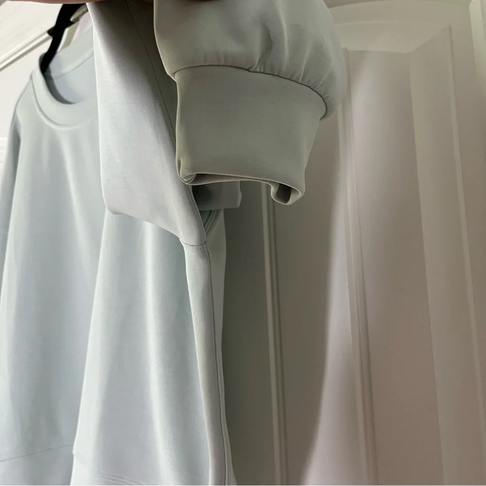 Lululemon Perfectly Oversized Cropped Crew in Sheer Blue Softstream Size 10 - Picture 4 of 8